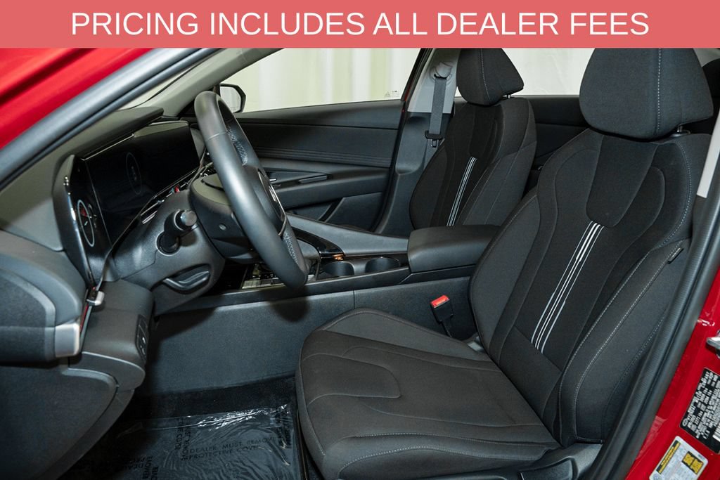 Used 2025 Hyundai Elantra SEL FWD image 11