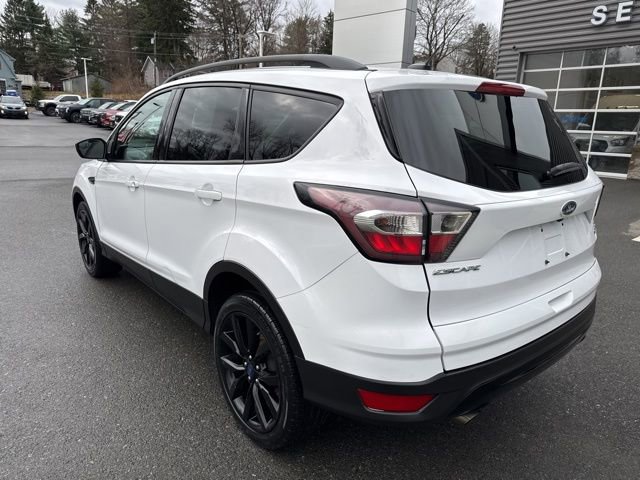 Used 2017 Ford Escape SE w/ SE Sport Appearance Package image 7