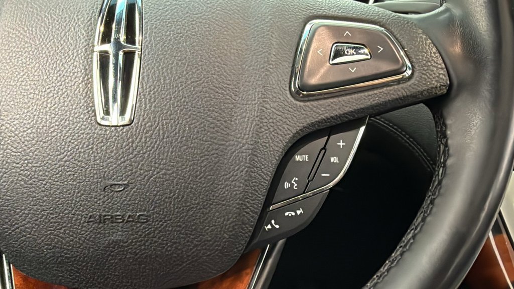 Used 2017 Lincoln MKX Reserve image 24