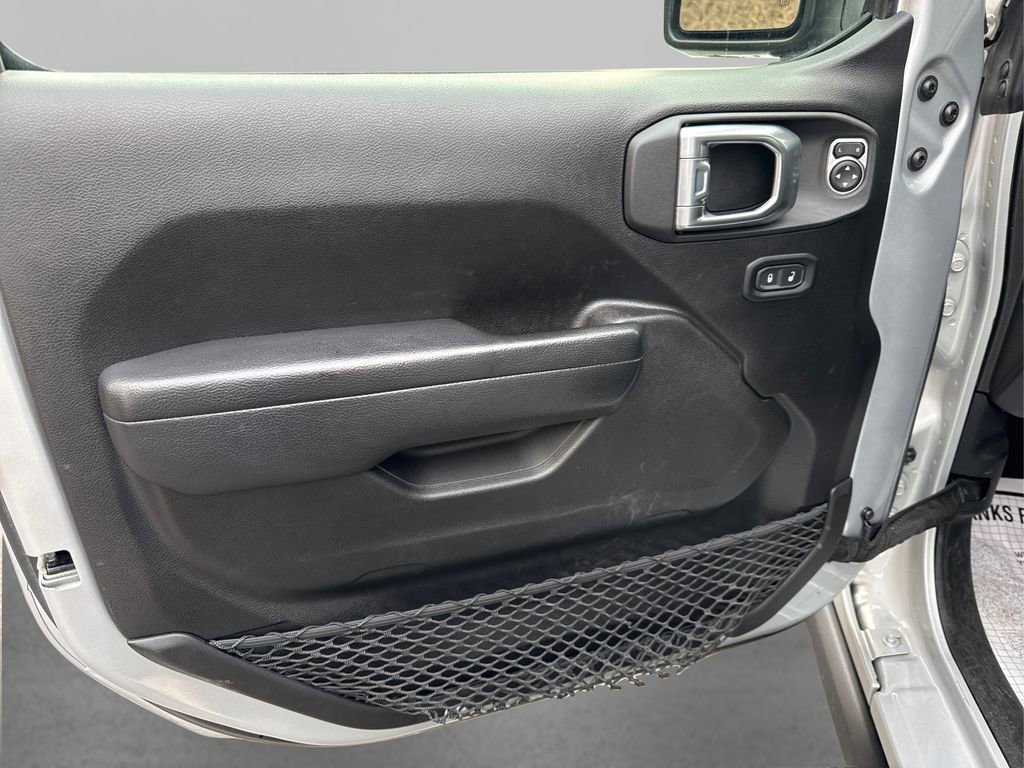 Used 2022 Jeep Gladiator Willys image 22