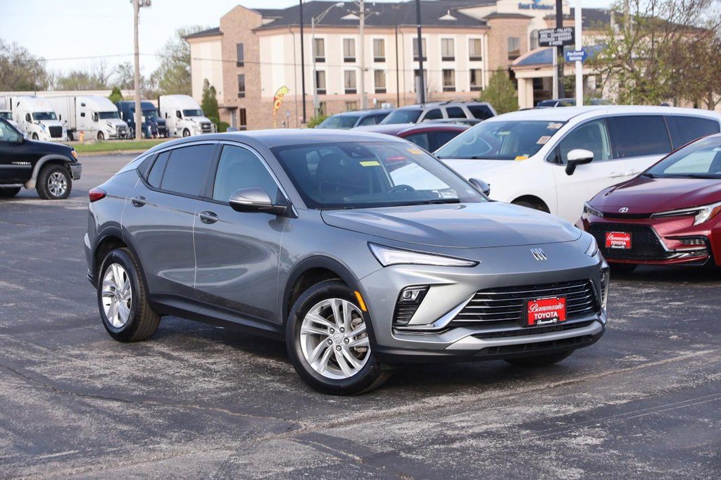 Used 2024 Buick Envista Preferred w/ Convenience I Package image 2