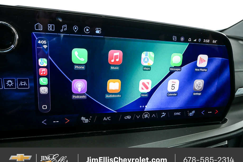 Used 2025 Chevrolet Traverse LT FWD image 14
