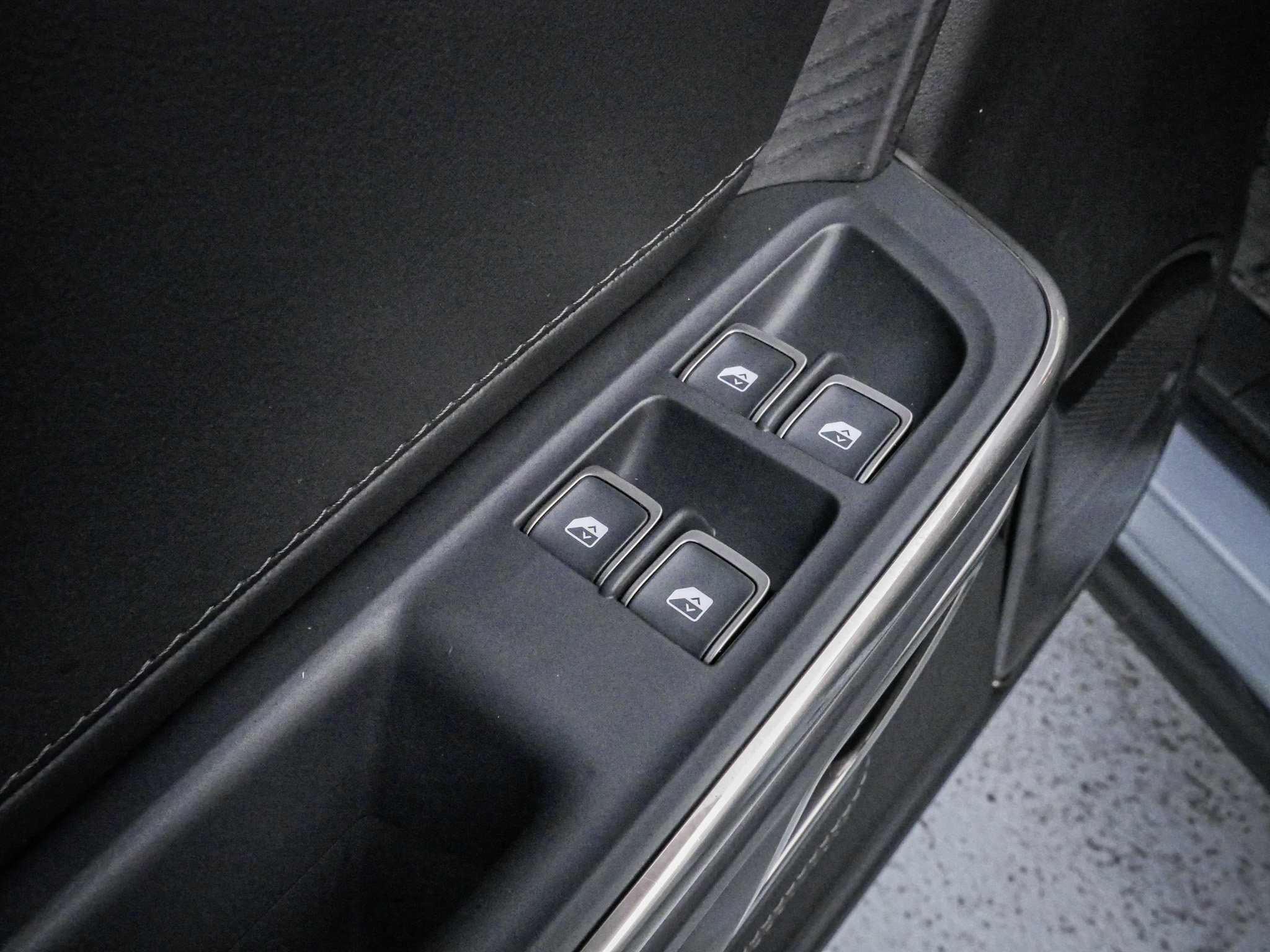 Used 2024 Rivian R1S Adventure Quad AWD/4WD image 15