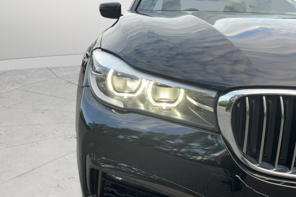 Used 2018 BMW 740i RWD image 30