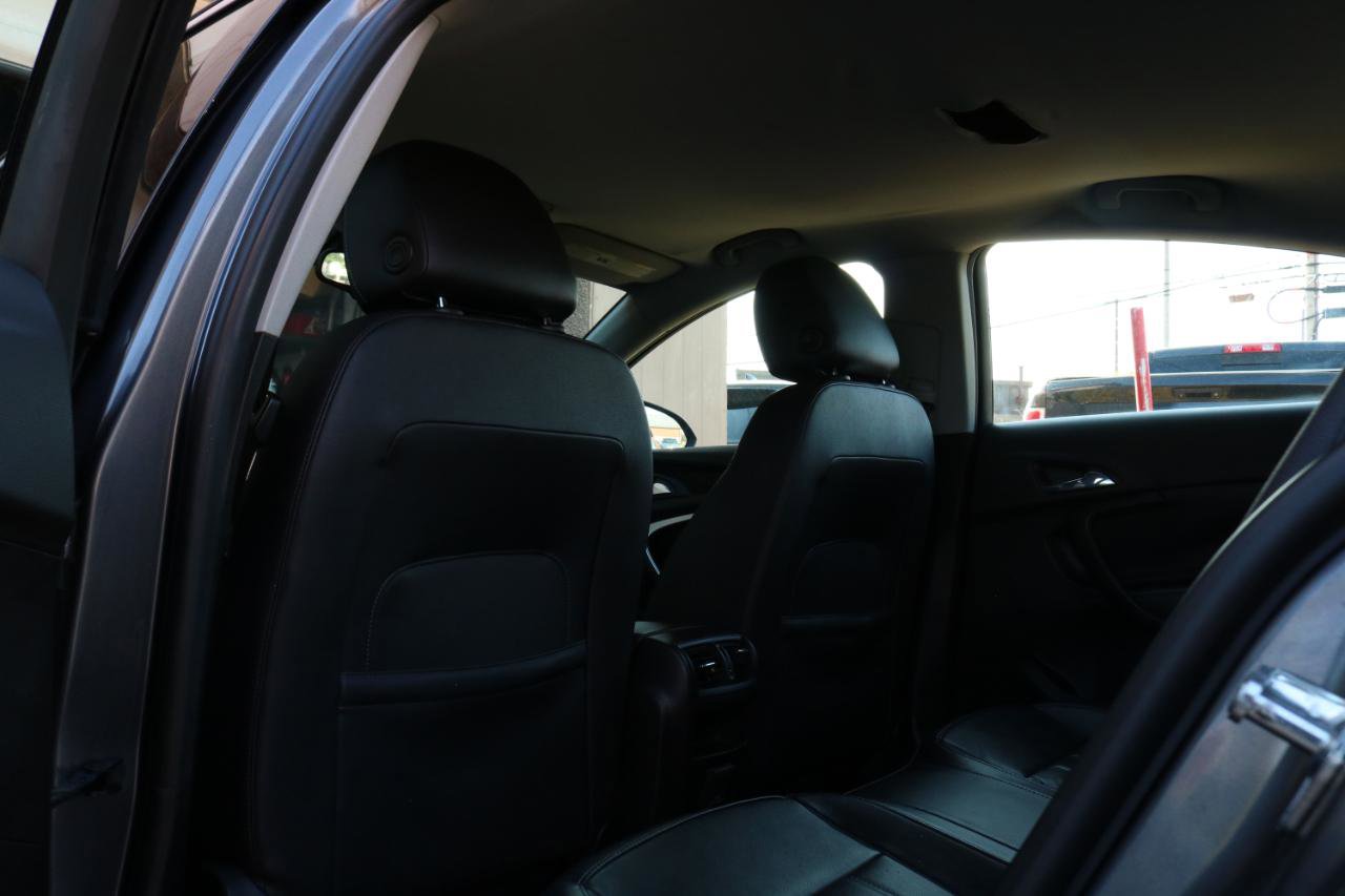 Used 2011 Buick Regal CXL w/ RL3 Preferred Equipment Group FWD image 29