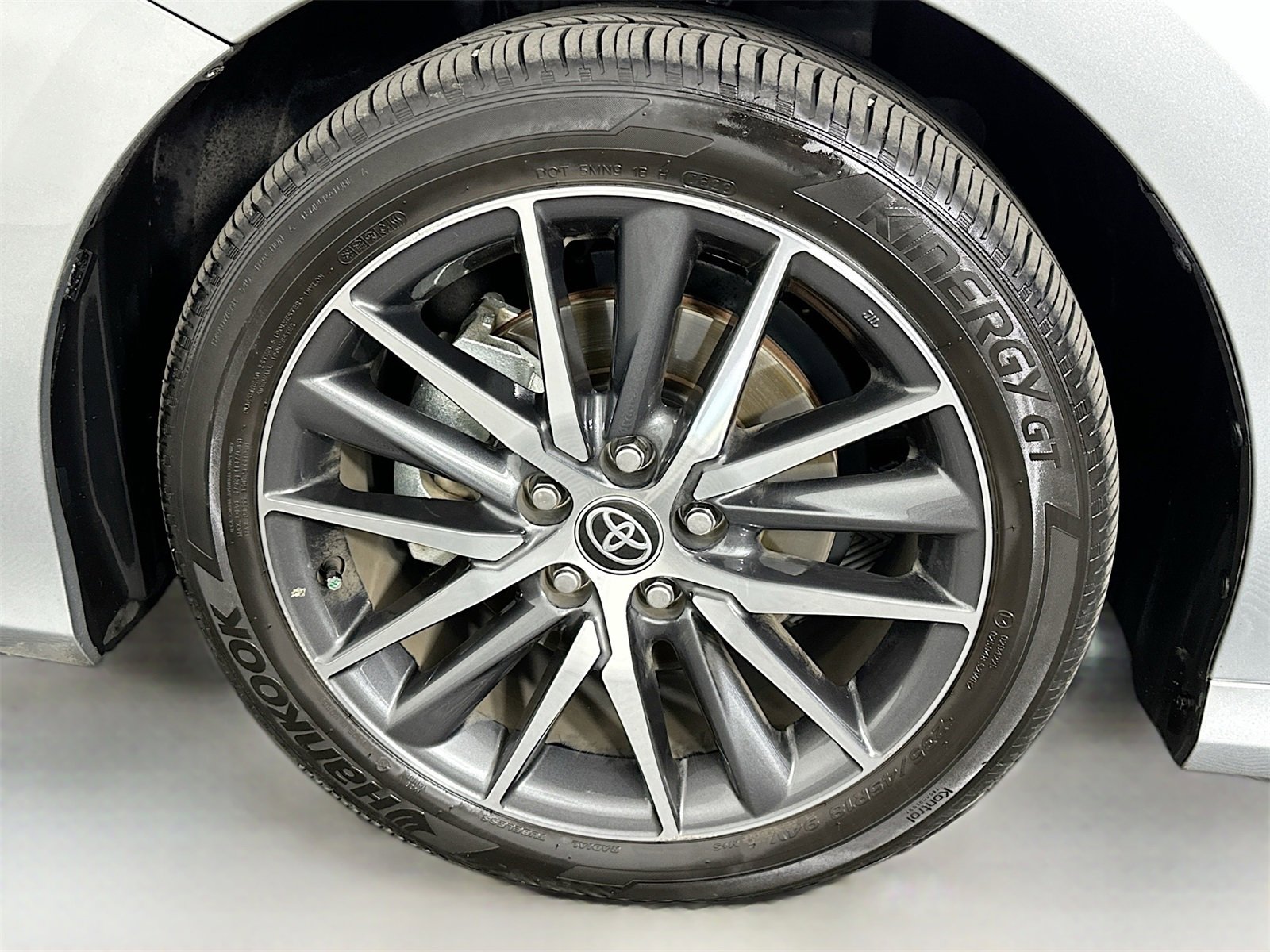 Used 2023 Toyota Camry XLE image 33