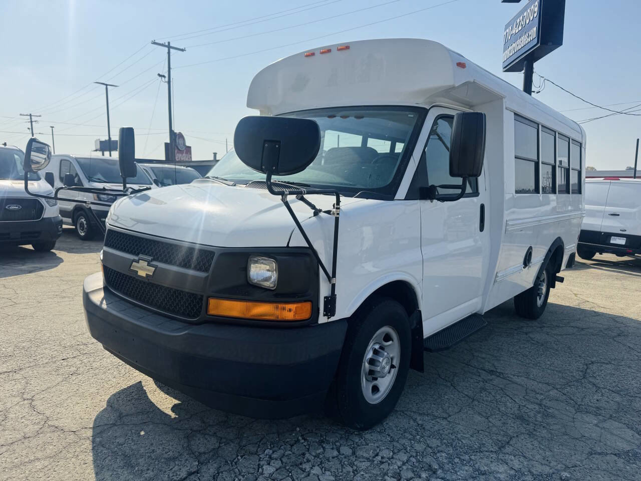 Used 2017 Chevrolet Express 3500 w/ School Bus Package RWD image 3