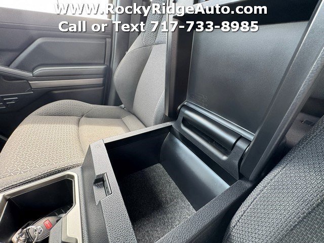 Used 2025 Toyota 4Runner SR5 AWD/4WD image 10