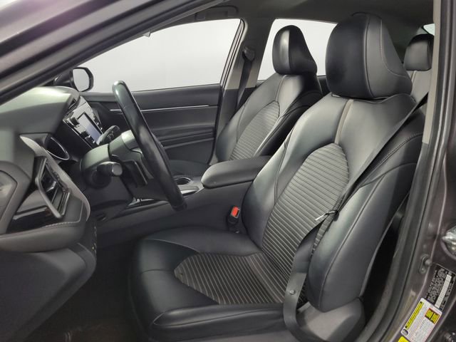 Used 2020 Toyota Camry SE image 14