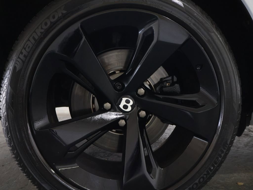 Used 2019 Bentley Bentayga image 36