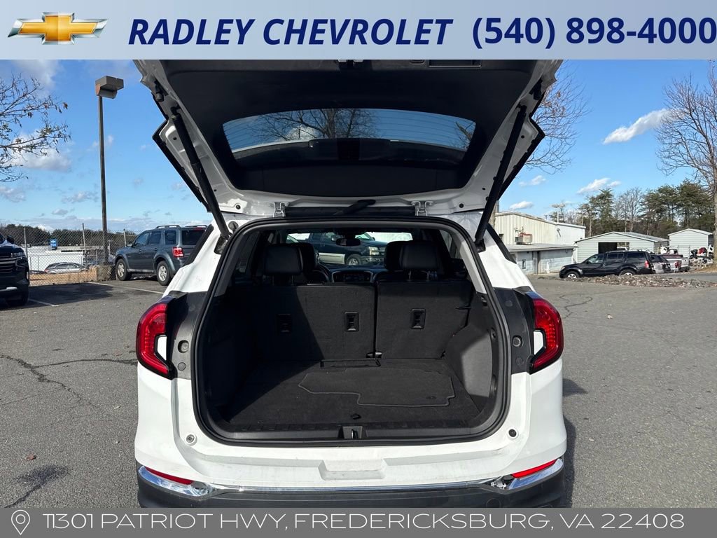 Certified 2024 GMC Terrain SLT image 9