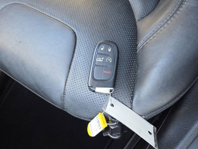 Used 2021 Jeep Cherokee Limited image 36