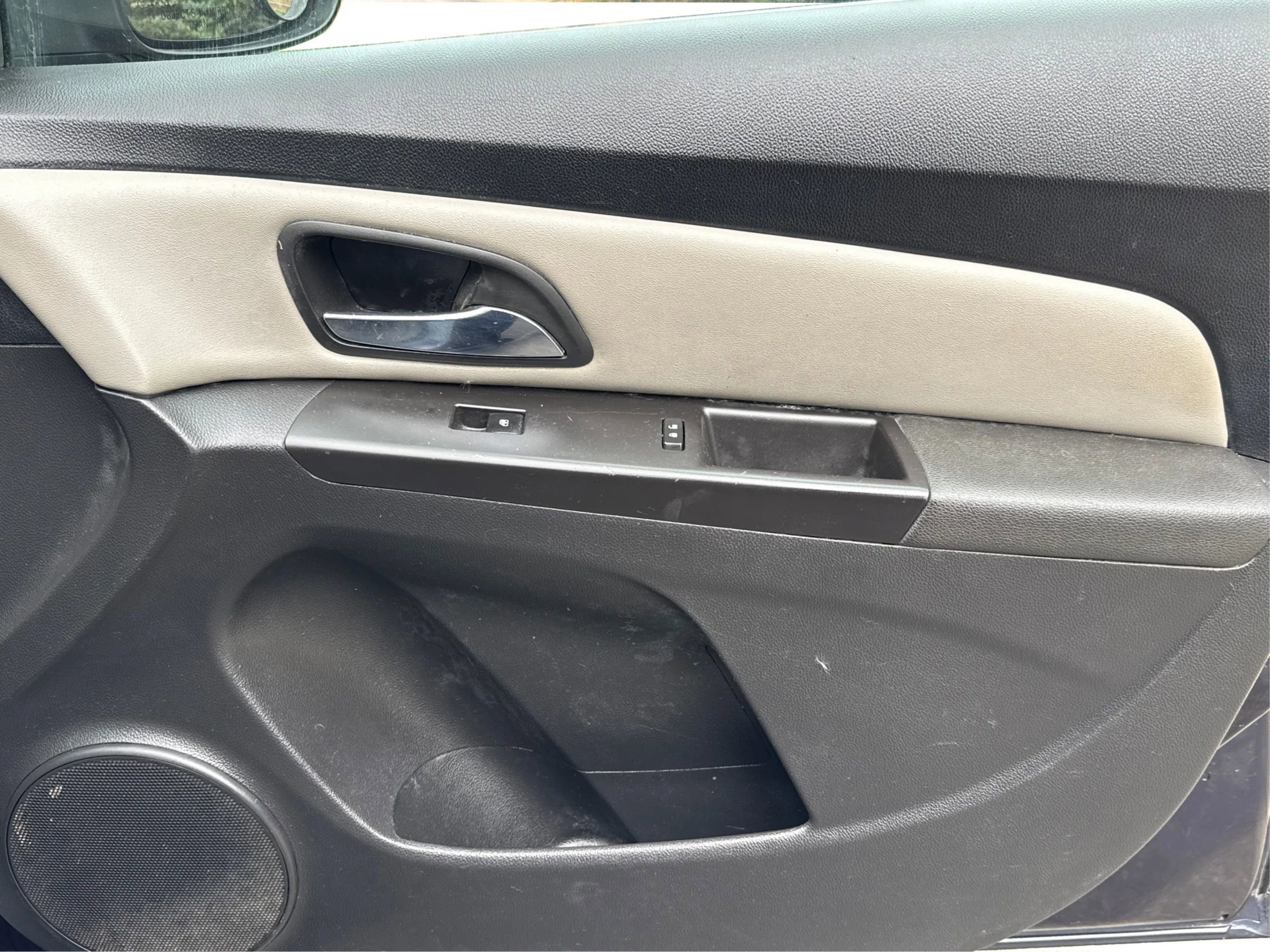 Used 2015 Chevrolet Cruze LT image 22