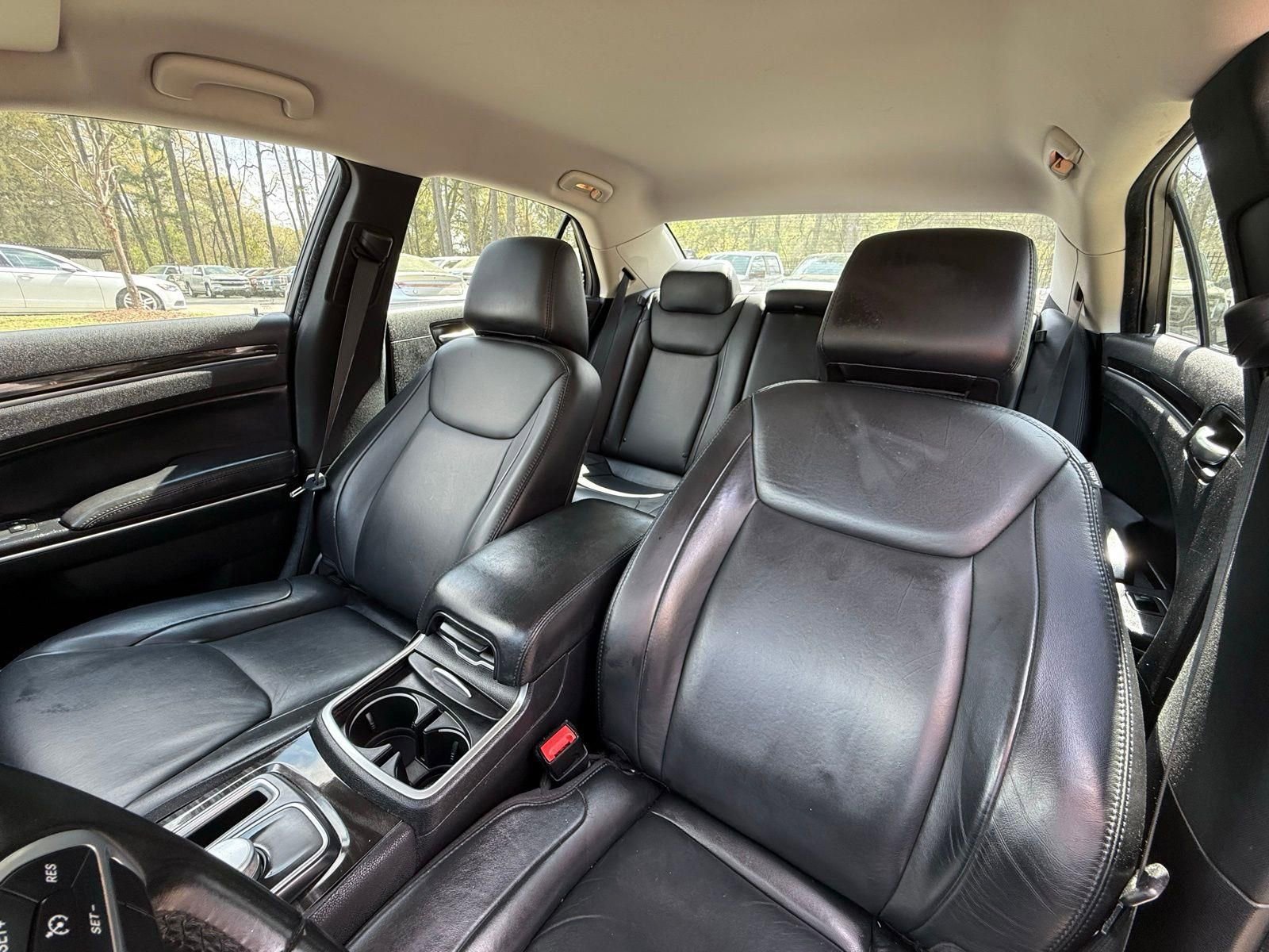 Used 2015 Chrysler 300 Limited w/ Driver Convenience Group image 57