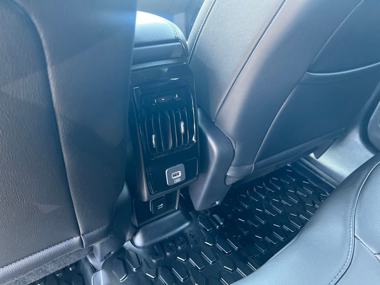 New 2026 Jeep Compass Latitude AWD/4WD image 17