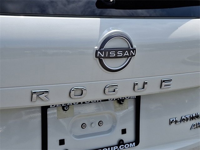 Used 2022 Nissan Rogue Platinum w/ Head-Up Display Package image 32