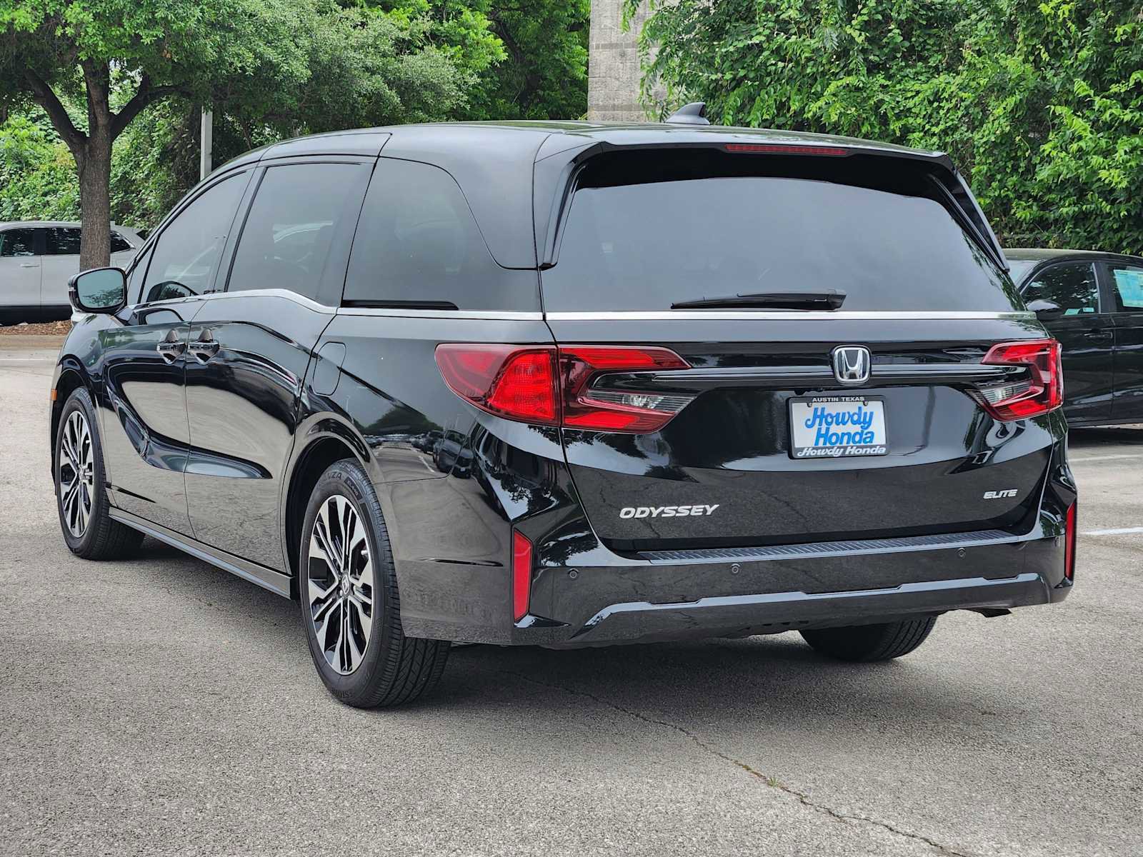 Used 2025 Honda Odyssey Elite image 5