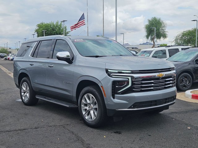 Used 2025 Chevrolet Tahoe Premier AWD/4WD video 3