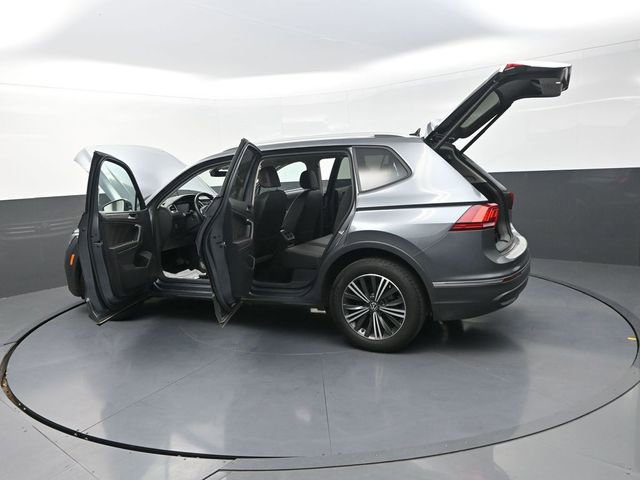 Used 2024 Volkswagen Tiguan Wolfsburg Edition image 31