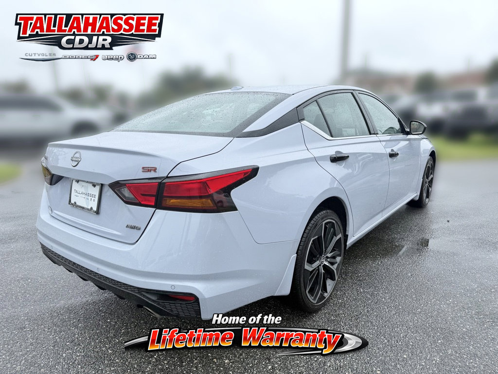 Used 2024 Nissan Altima 2.5 SR AWD/4WD image 3
