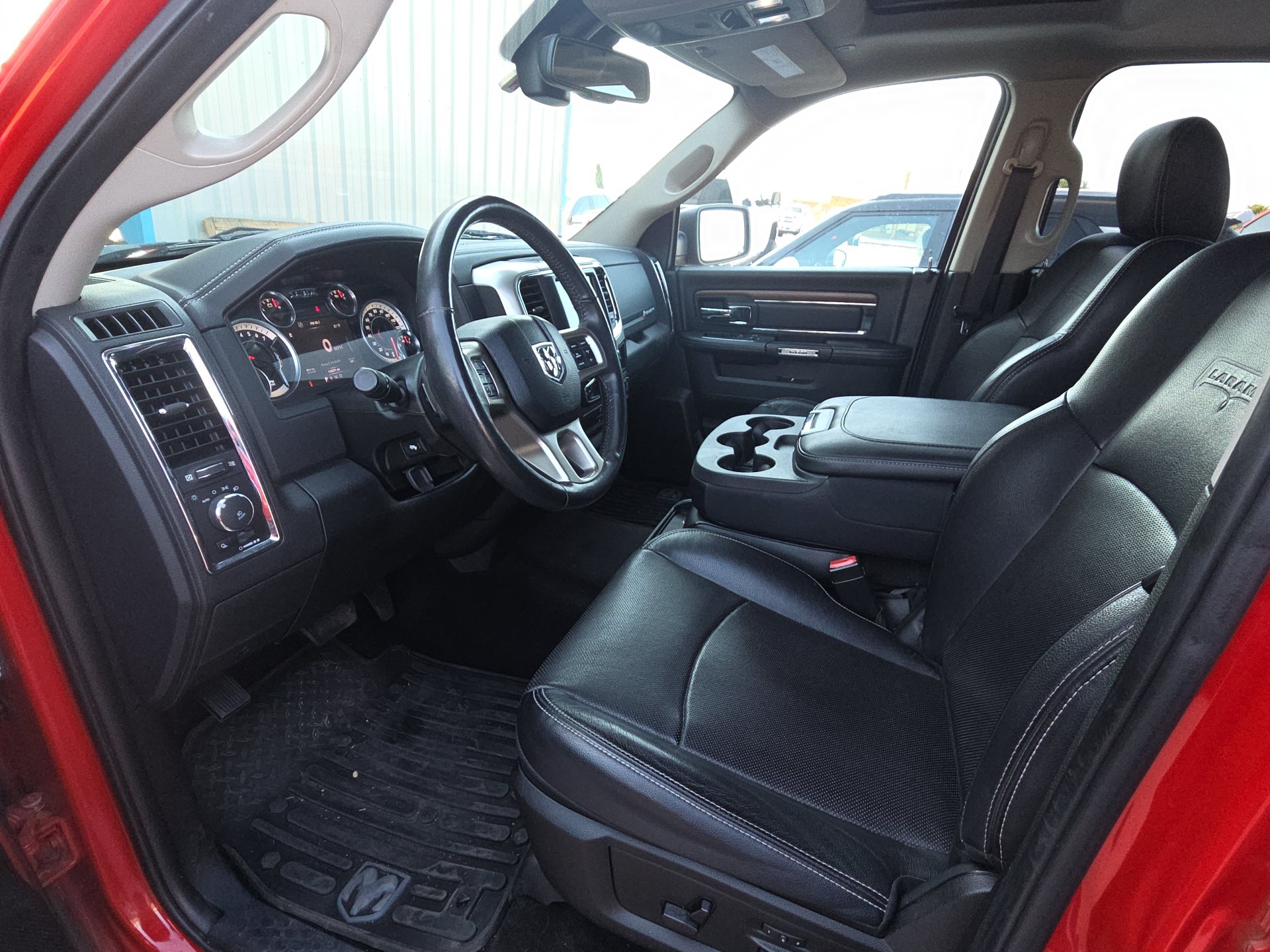 Used 2017 RAM 1500 Laramie w/ Convenience Group AWD/4WD image 9