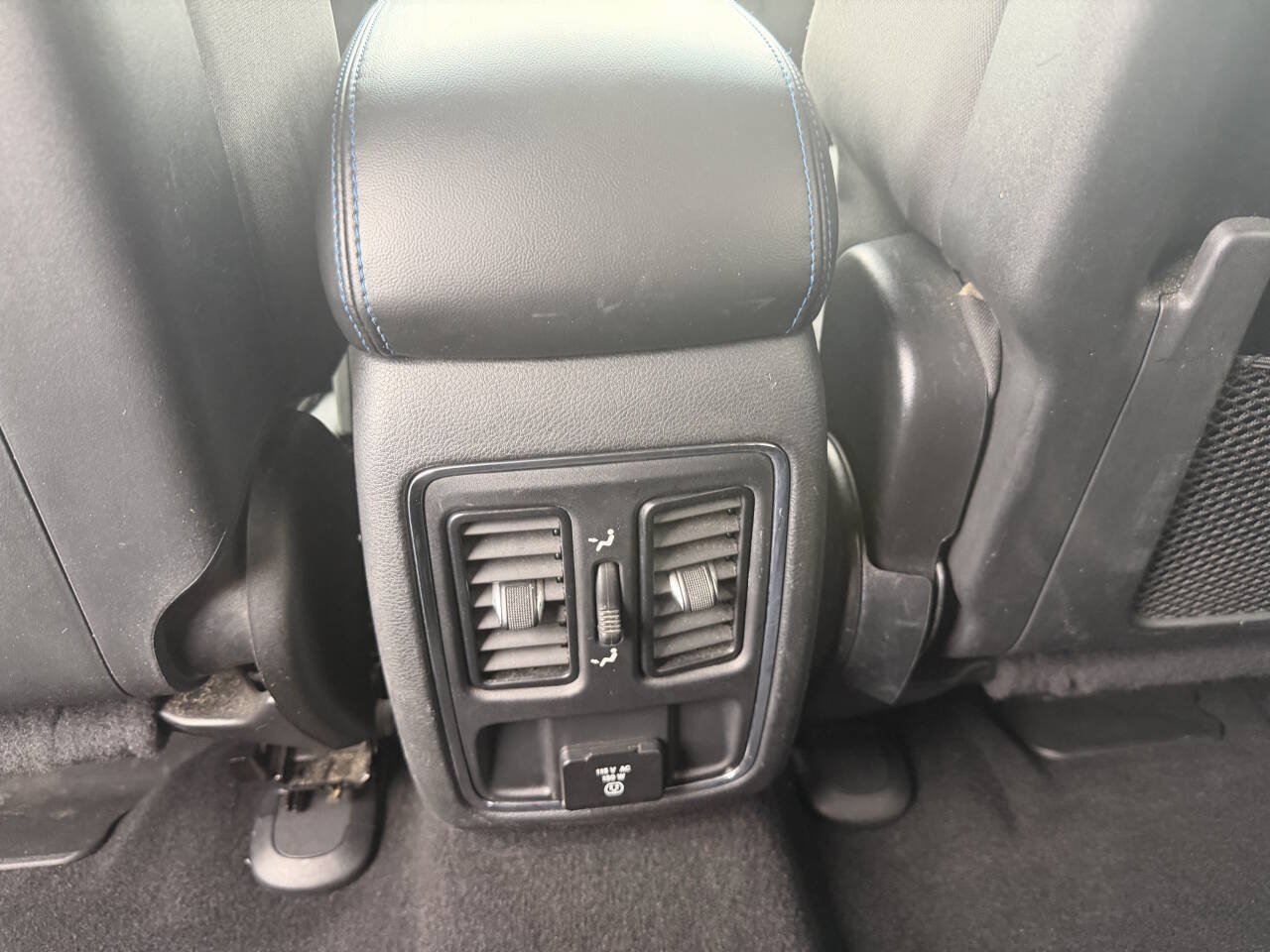 Used 2019 Jeep Grand Cherokee Laredo AWD/4WD image 28