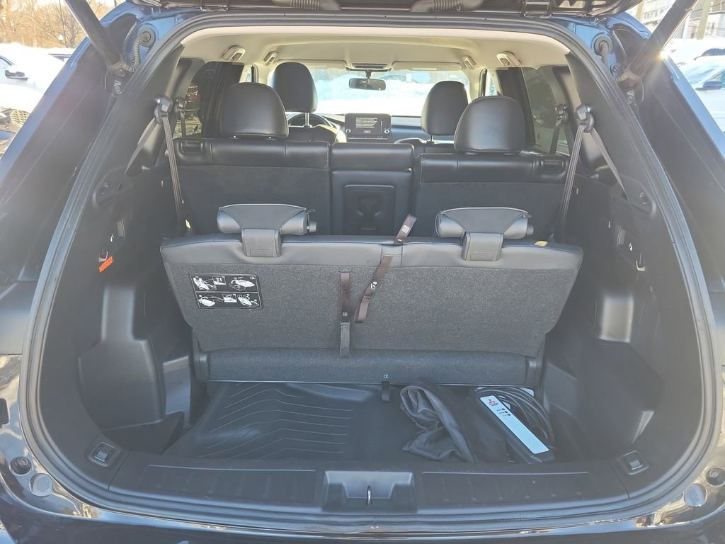 Used 2024 Mitsubishi Outlander SE image 8