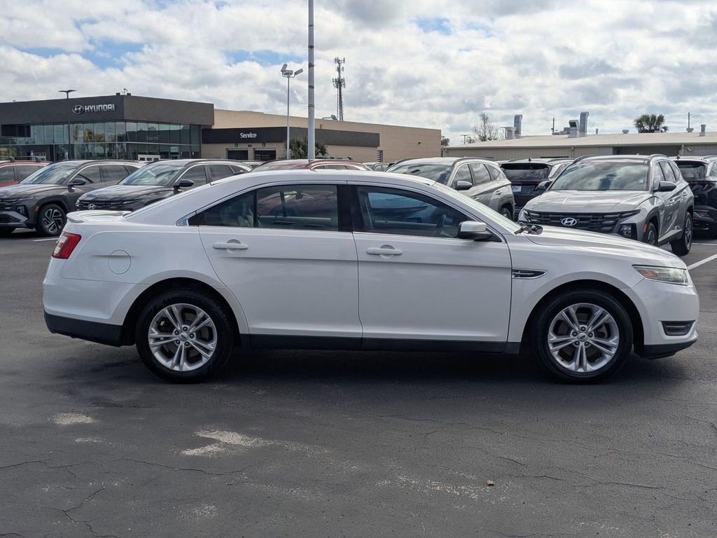 Used 2014 Ford Taurus SEL w/ Equipment Group 201A image 4
