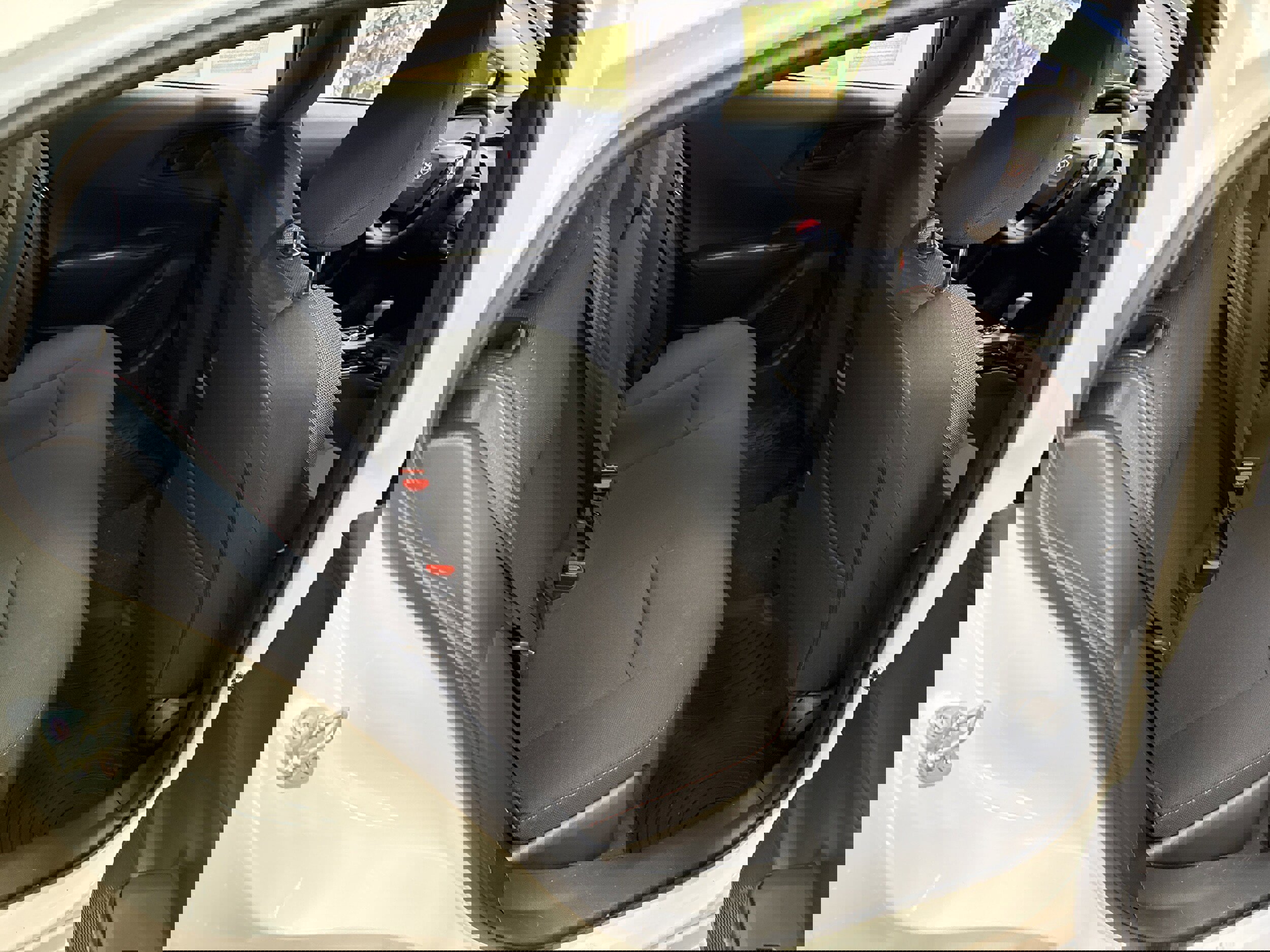 Used 2025 Toyota Prius Plug-In Hybrid image 14