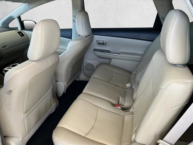 Used 2017 Toyota Prius V Four w/ Carpet Mat Package image 10