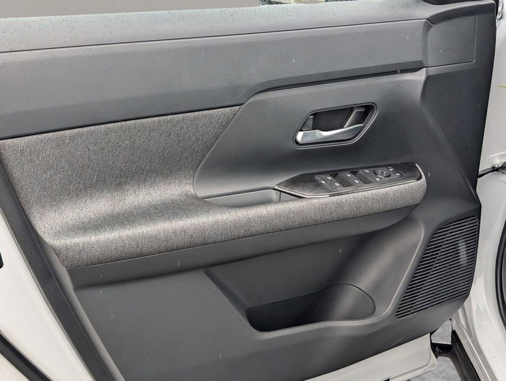 New 2026 Nissan Kicks SV image 15