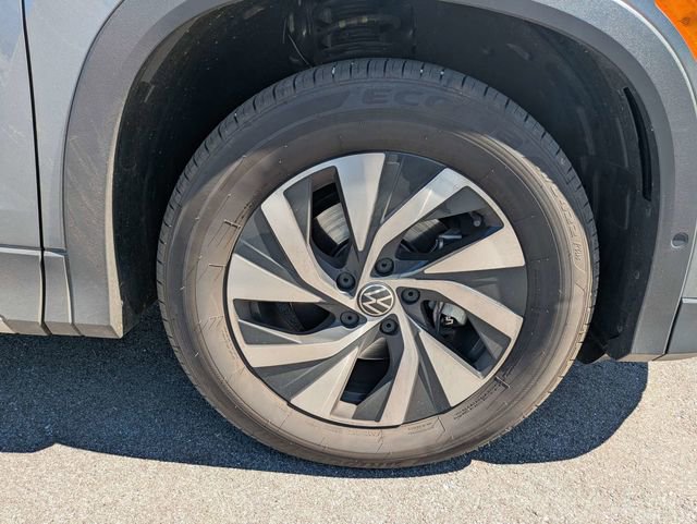 Certified 2025 Volkswagen Tiguan S FWD image 11