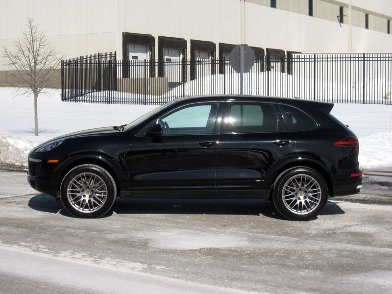 Used 2017 Porsche Cayenne Platinum Edition image 6