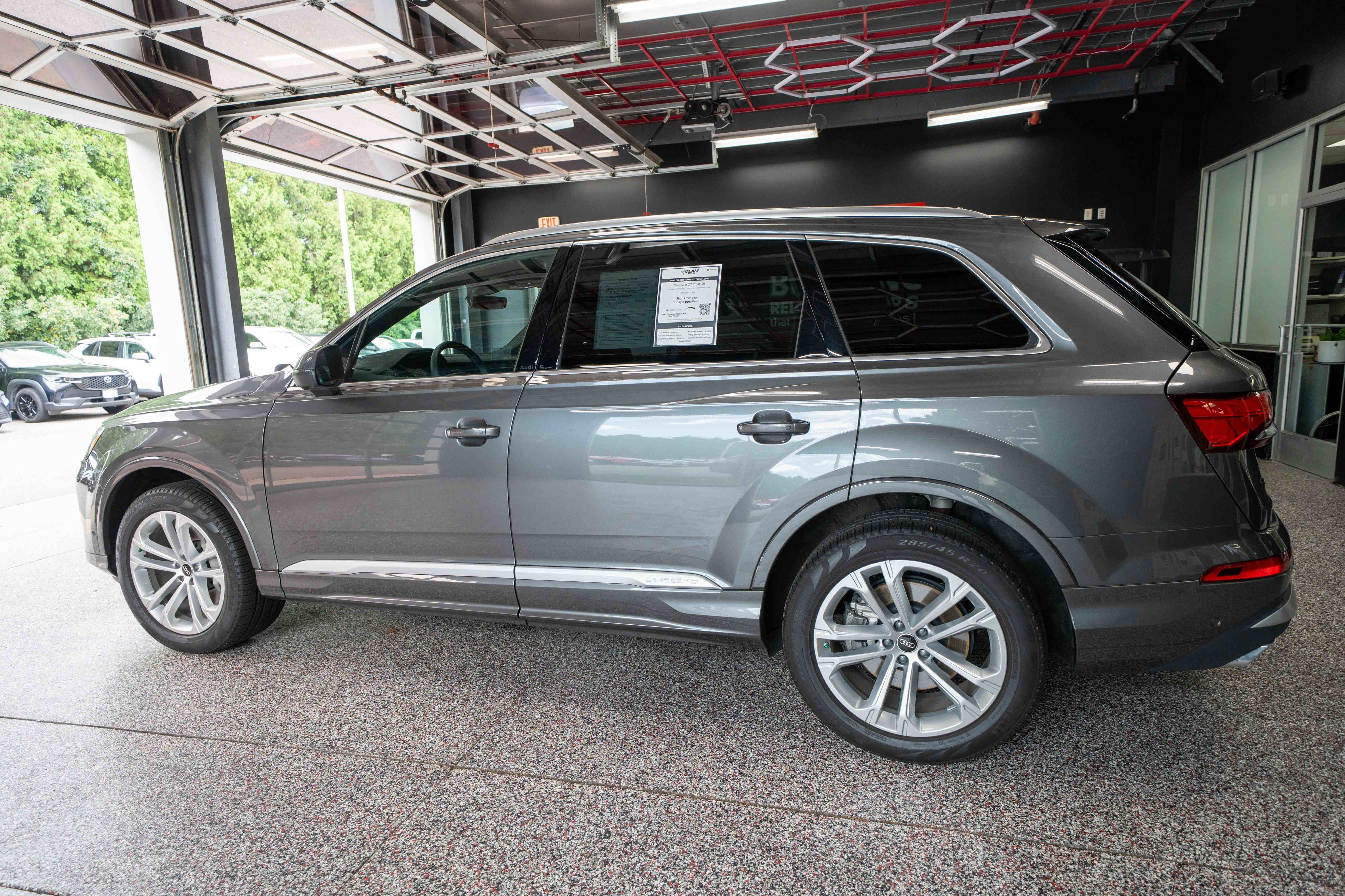 Used 2025 Audi Q7 2.0T Premium AWD/4WD image 2