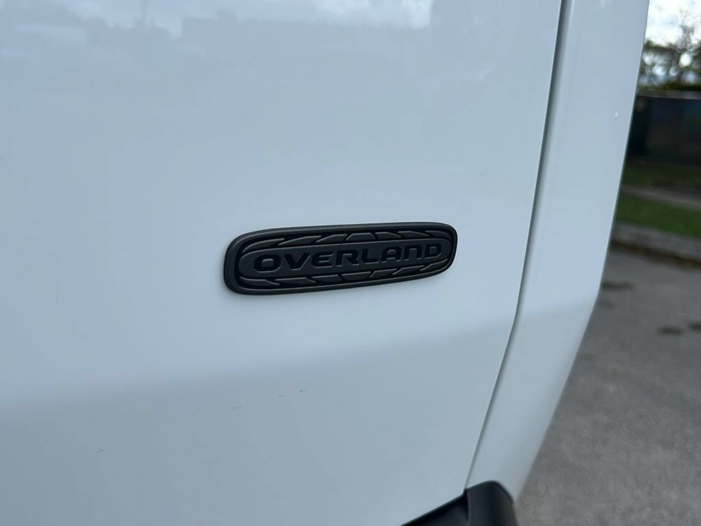 New 2026 Jeep Cherokee Overland w/ Trailer Tow Group AWD/4WD image 28