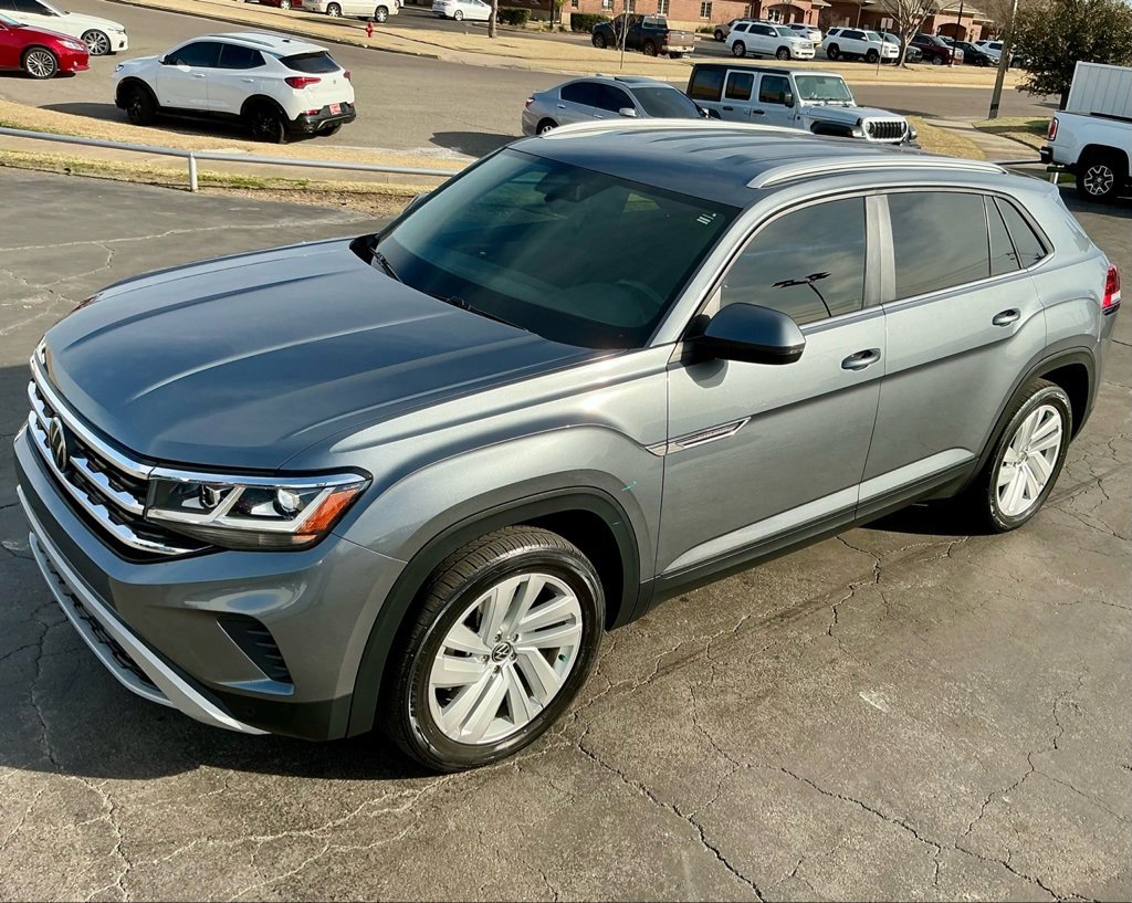 Used 2020 Volkswagen Atlas Cross Sport SE w/ Towing Package image 5