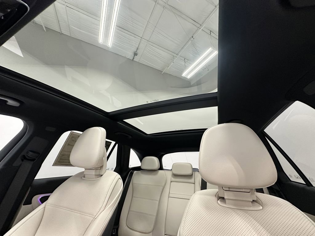 Certified 2025 Mercedes-Benz GLC 300 image 33