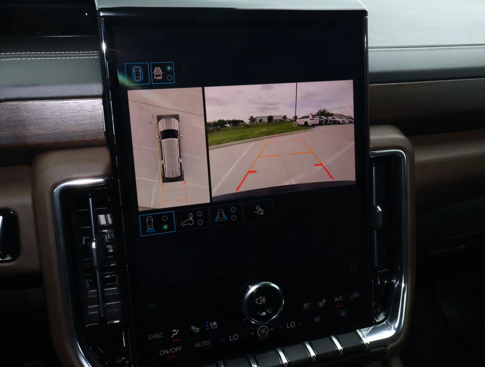 Used 2025 GMC Yukon XL Denali Ultimate AWD/4WD image 33