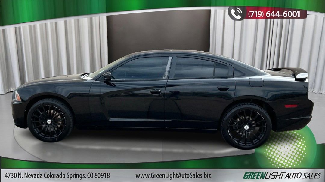 Used 2013 Dodge Charger SXT image 2