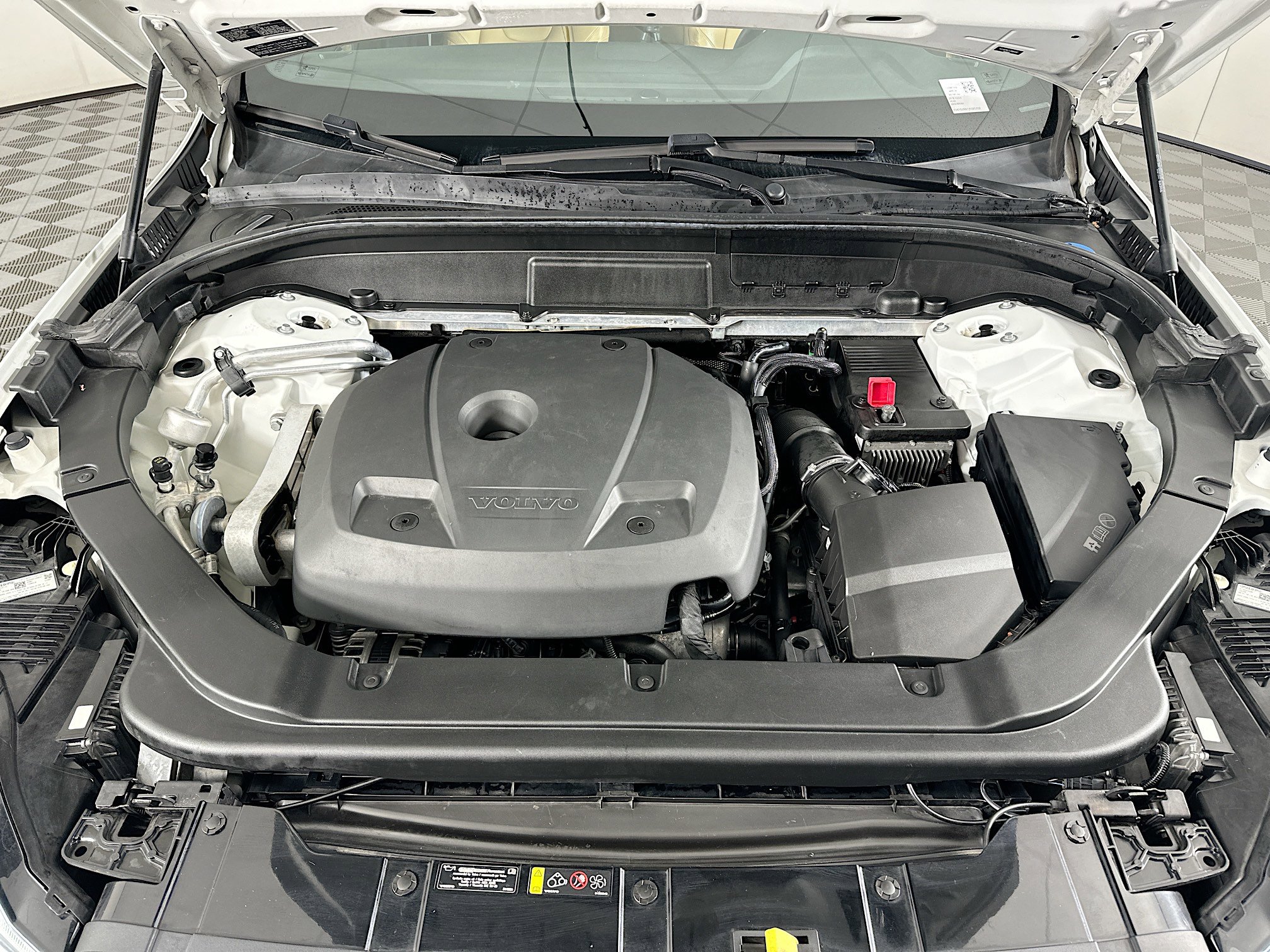 Used 2018 Volvo XC60 T5 Momentum w/ Convenience Package AWD/4WD image 35