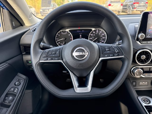 Used 2025 Nissan Sentra SV FWD image 14