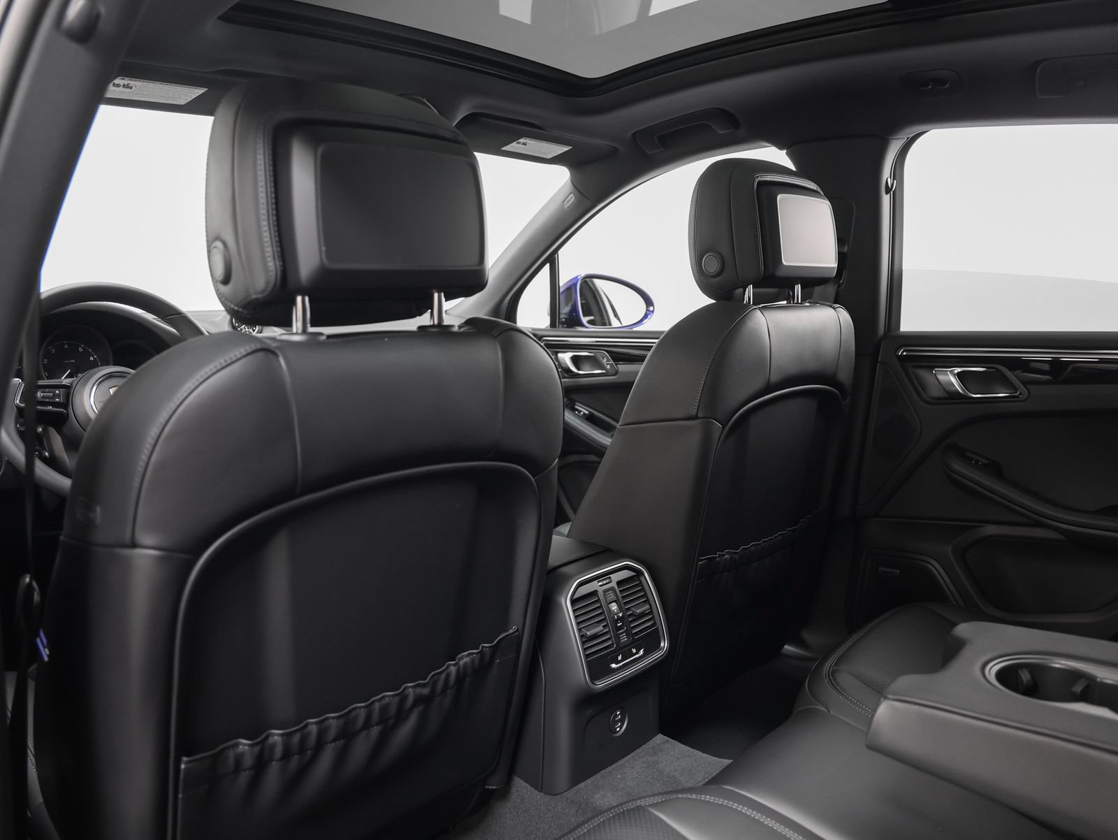 New 2026 Porsche Macan AWD/4WD image 40