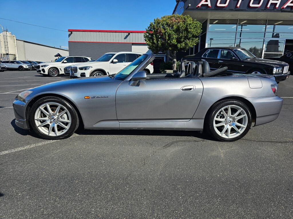 Used 2004 Honda S2000 image 2