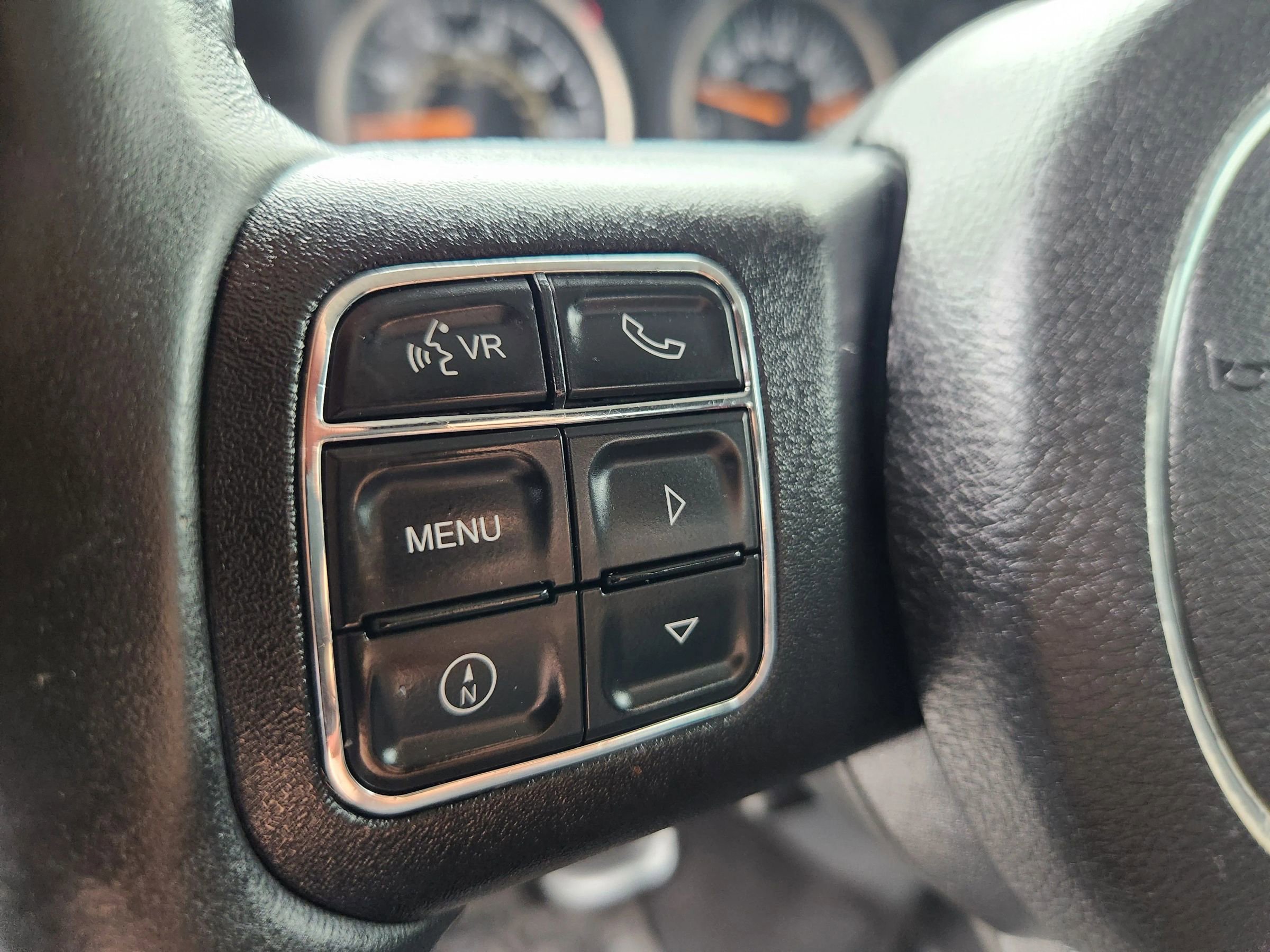 Used 2016 Jeep Wrangler Unlimited Sahara image 32