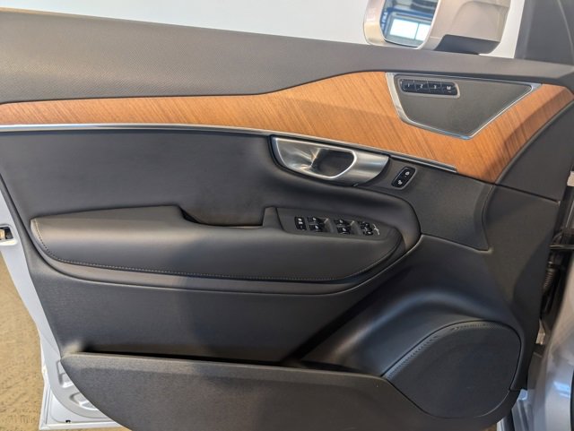 Used 2024 Volvo XC90 B6 Plus w/ Protection Package Premier image 11