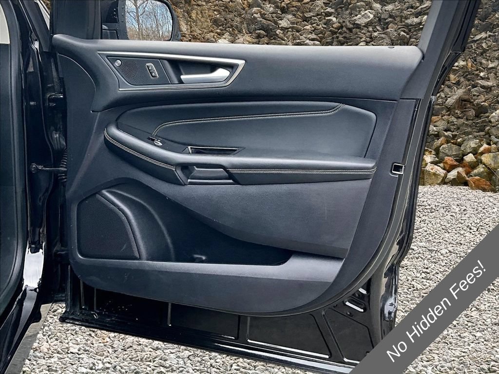 Used 2020 Ford Edge Titanium w/ Cargo Accessory Package FWD image 22