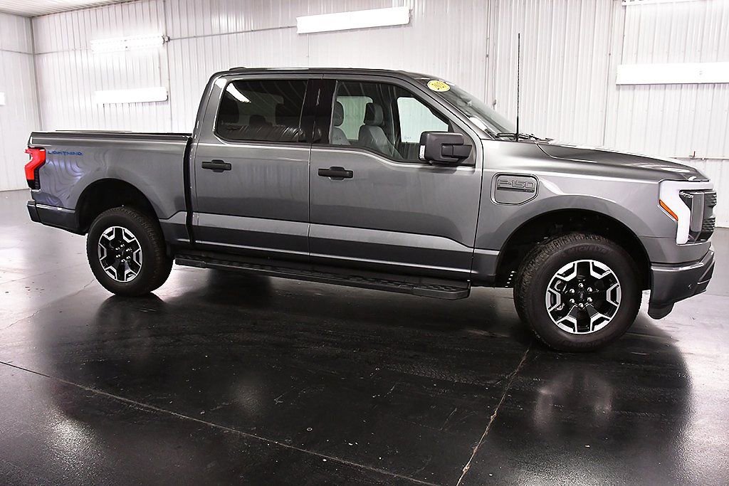 Used 2023 Ford F150 Lightning XLT image 8