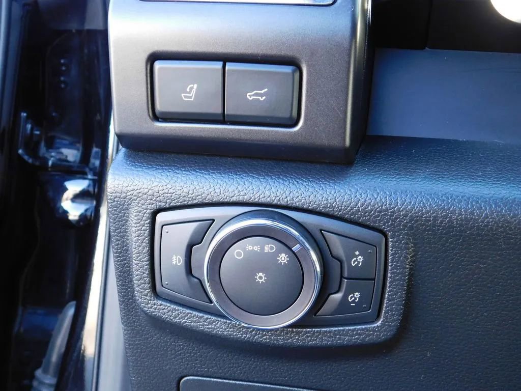 Used 2021 Ford Expedition Limited image 27