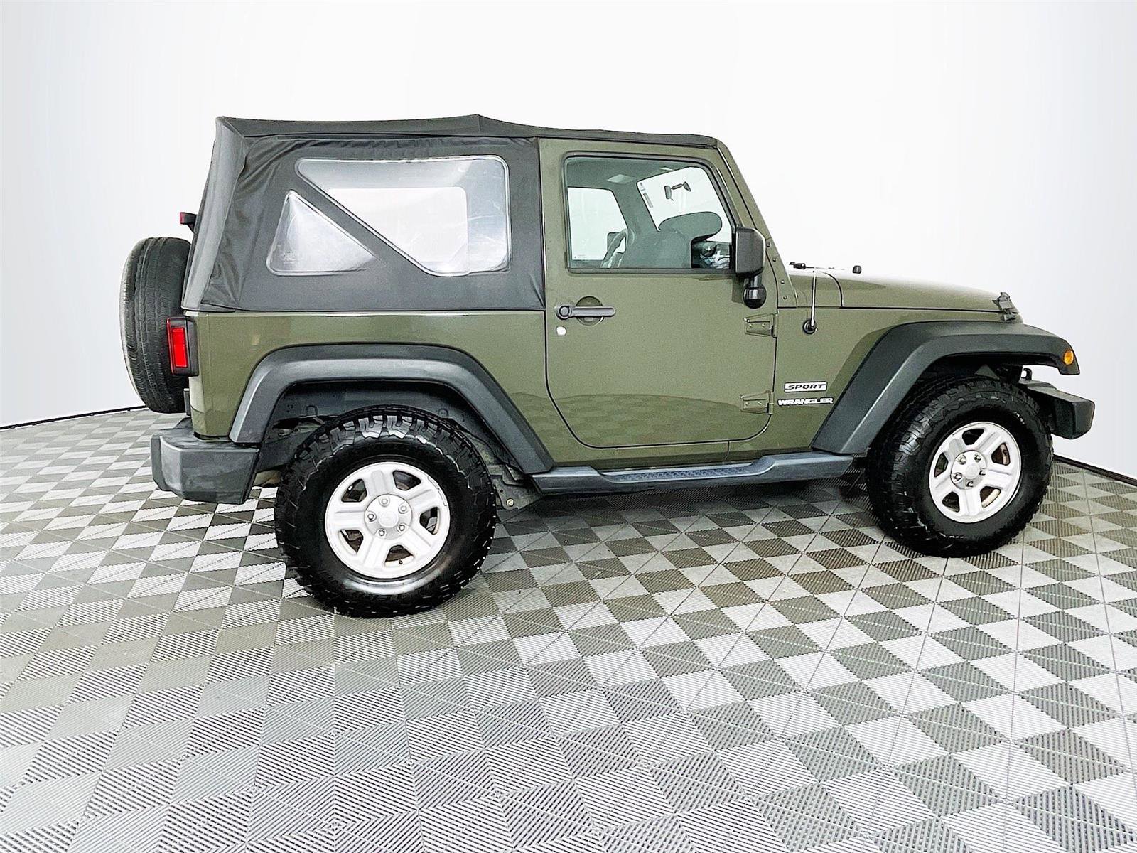 Used 2015 Jeep Wrangler Sport image 11
