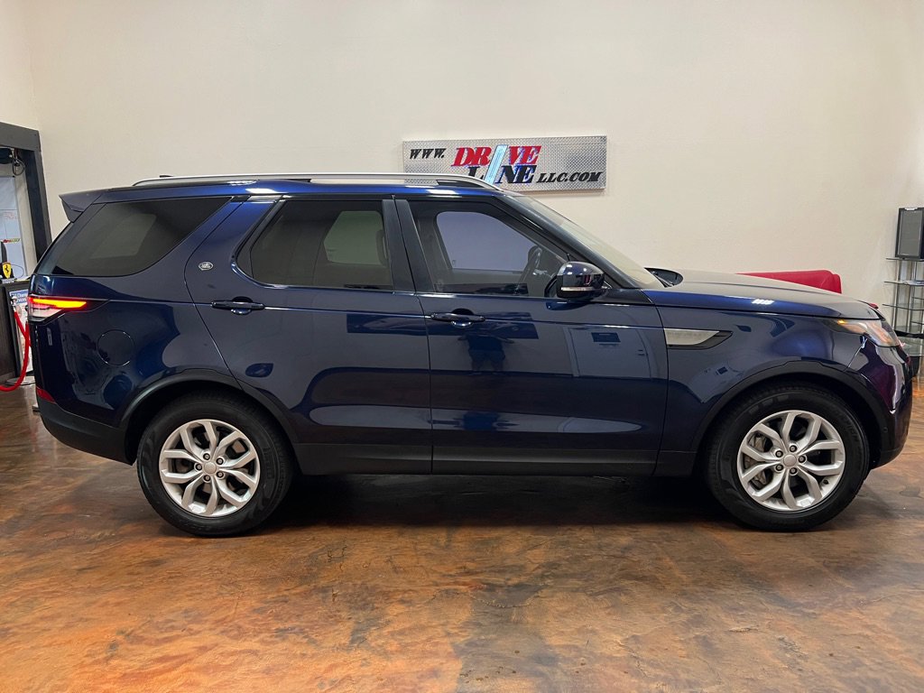 Used 2018 Land Rover Discovery SE image 9